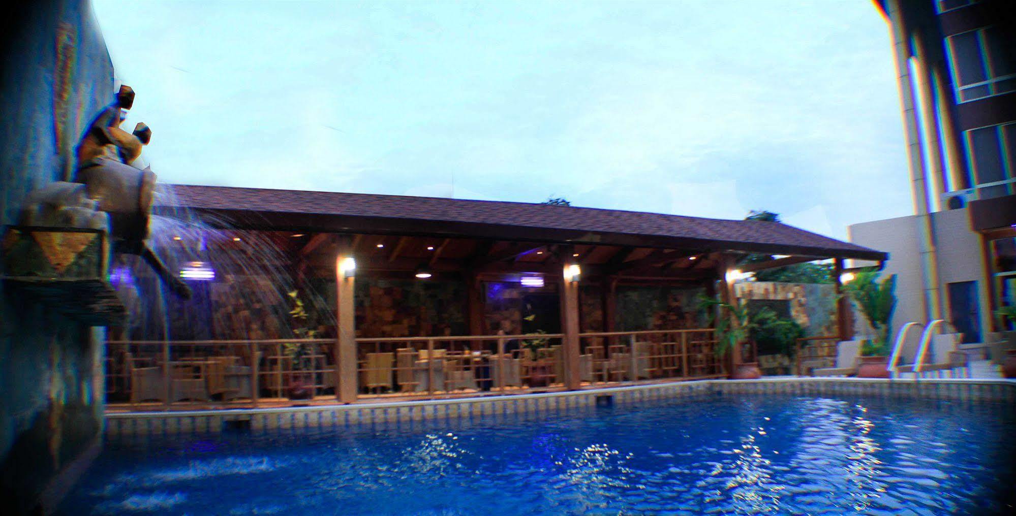 Royal Nick Hotel Lashibi Dış mekan fotoğraf