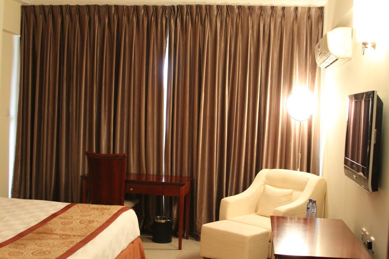 Royal Nick Hotel Lashibi Dış mekan fotoğraf